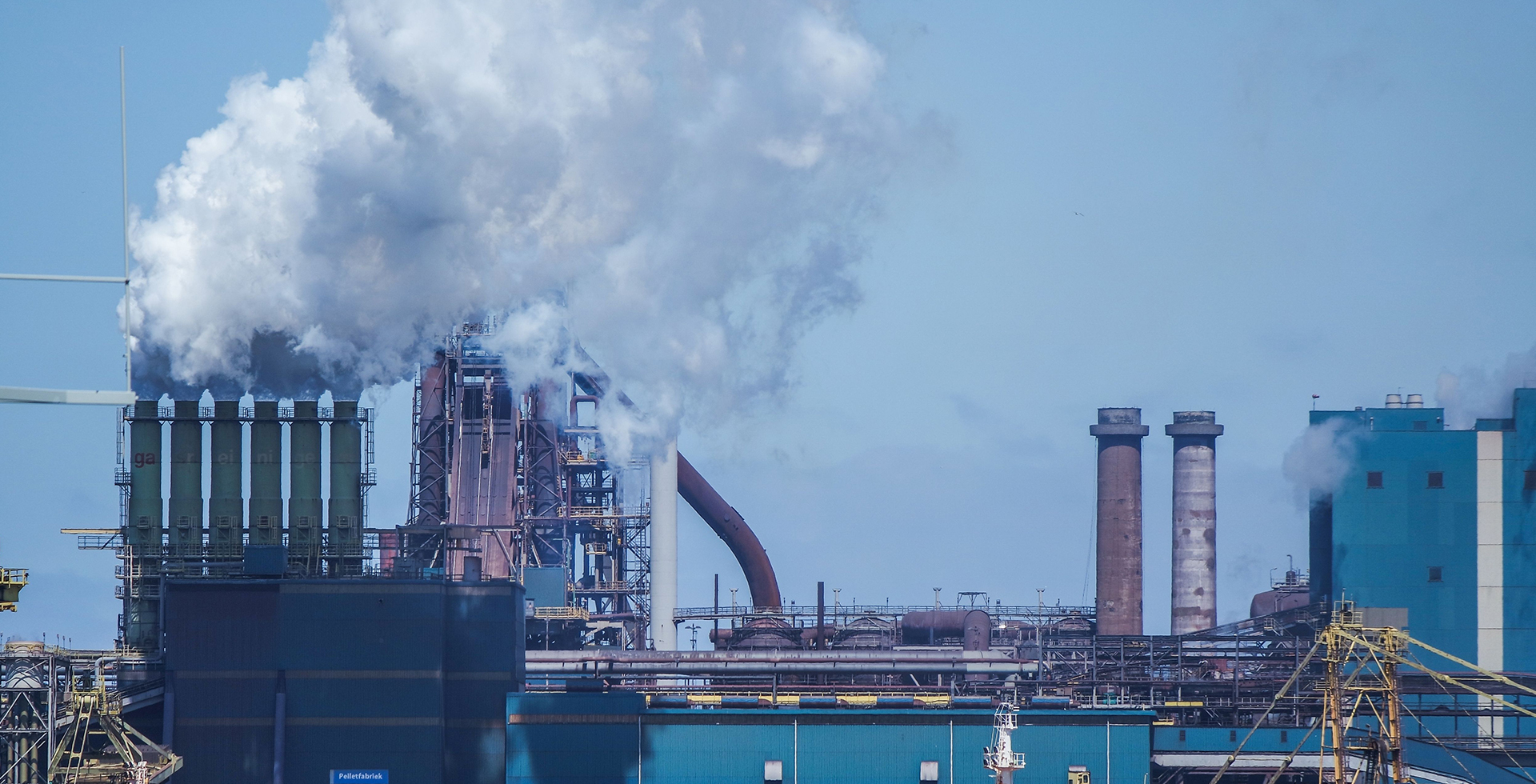 專業從事熱處理工業爐成套設備<br>及配件的設計生產